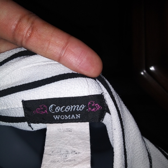 Women's Blouse - Picture 3 of 3